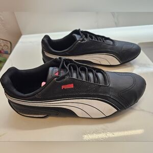 Puma Men's Black and White Sneakers